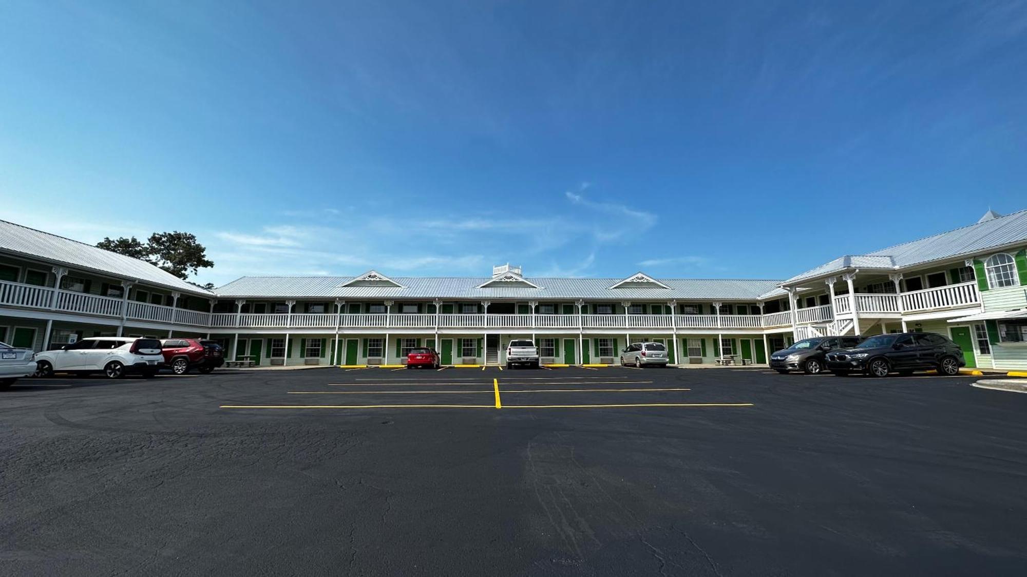 Key West Inn - Chatsworth Εξωτερικό φωτογραφία