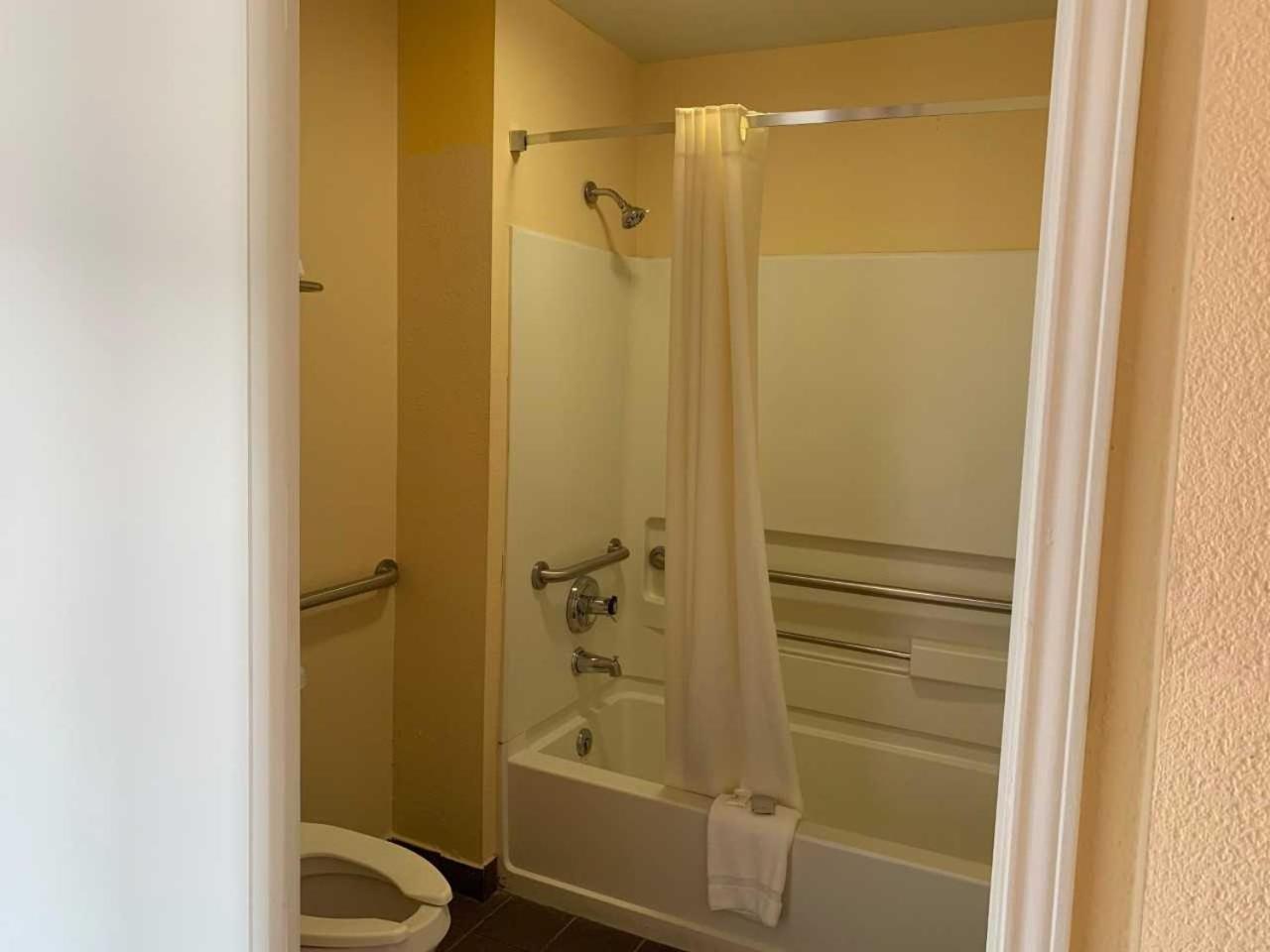 Key West Inn - Chatsworth Εξωτερικό φωτογραφία