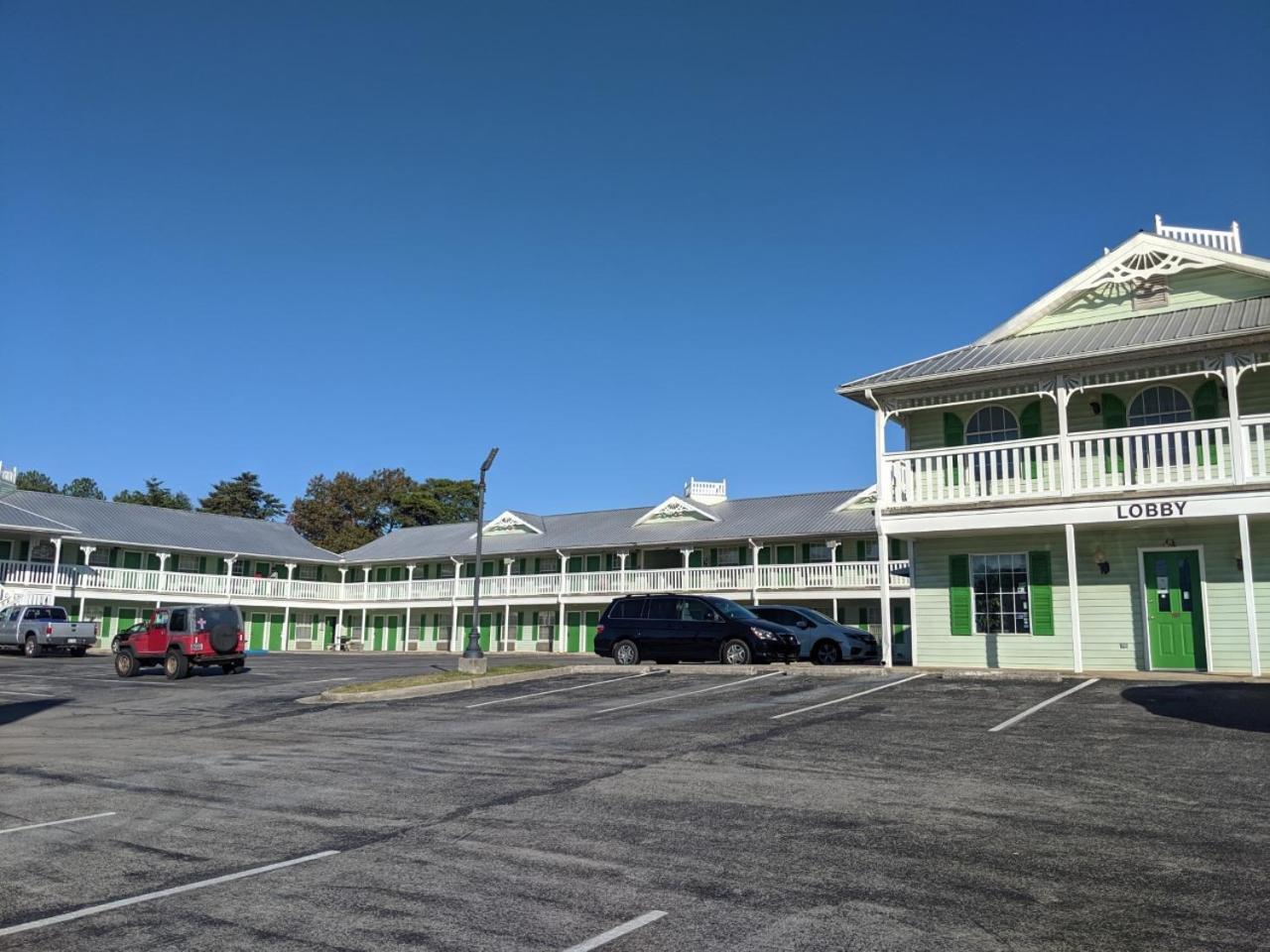 Key West Inn - Chatsworth Εξωτερικό φωτογραφία
